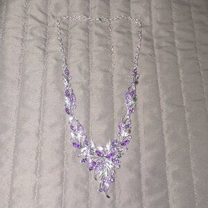 $2 with Bundle ~ Silver Tone Purple Crystal Floral Statement Necklace 5781